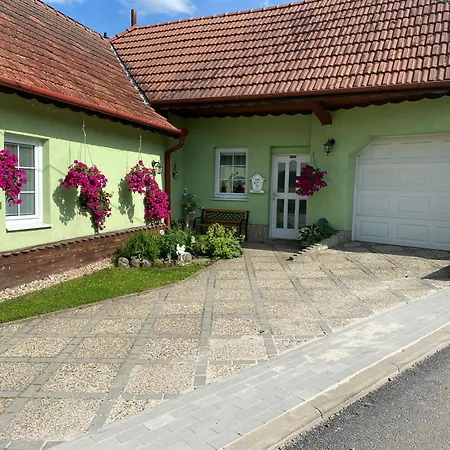 Apartmany Jedovnice * ידובניצה
